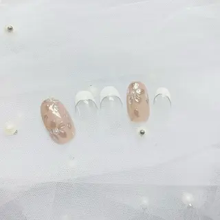 ミディアム 齋藤 佳奈のネイルデザイン