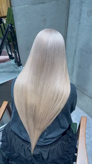 ロング ブリーチ専門店MONIQA所属・ブリーチ特化 🌟たまき🌟のヘアスタイル