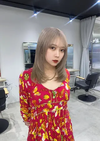 セミロング カラー Shiori･:* 💫のネイルデザイン