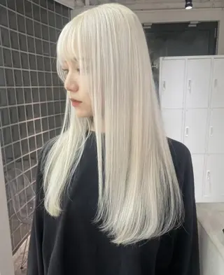 ロング LINDOTOKYO 梅田店のヘアスタイル