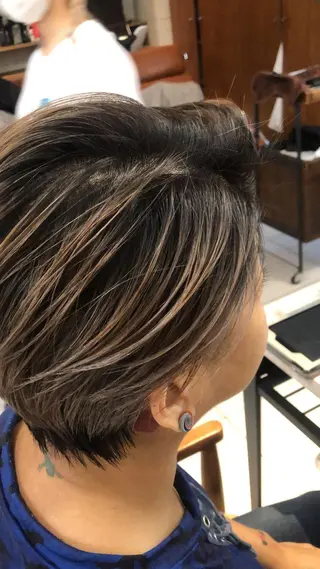 ショート ハイライトバレイヤー ジュ＆縮毛矯正✨櫻野のヘアスタイル