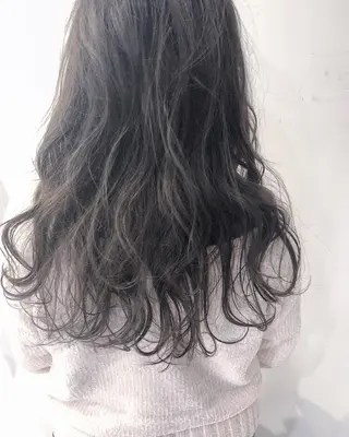 セミロング カラー パーマ 髪質改善、エクステ 山口卓哉のヘアスタイル