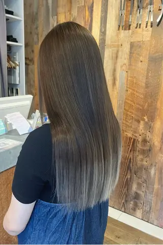 ロング カラー EARTH AOBADAIのヘアスタイル