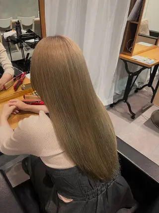 ロング 野沢 知花のヘアスタイル