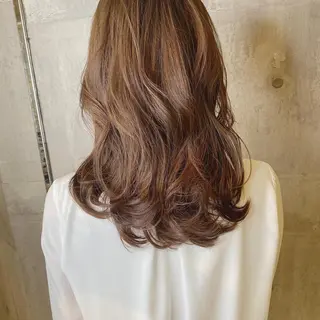 ミディアム カラー 髪質改善ｶﾗｰ ｹｱﾌﾞﾘｰﾁ/ﾀﾑのヘアスタイル
