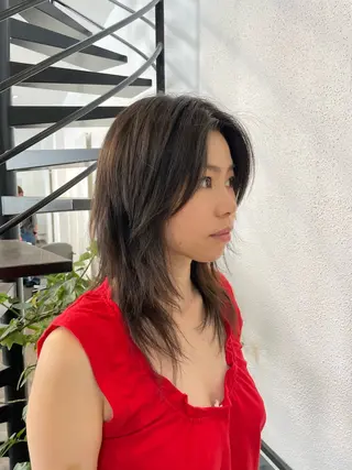 セミロング 西川 朋恵のヘアスタイル