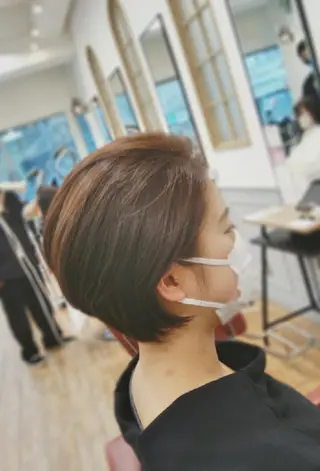 ショート カラー 菅原 綾のヘアスタイル