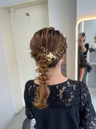 ミディアム maya レイヤーカットのヘアスタイル