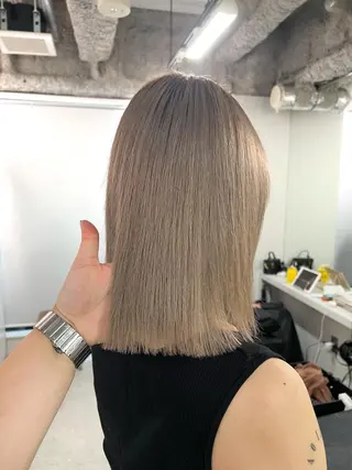 ミディアム カラー sio.nail&eyebrow salon shimokitazawa2号店所属・nailist mana𖤐´-のネイルデザイン