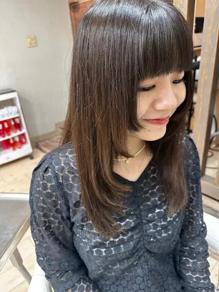 セミロング 阿部 美咲のヘアスタイル