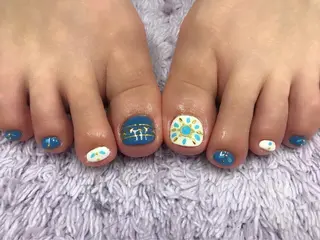 ネイル 指名支持率NO.1 スタイリストのヘアスタイル