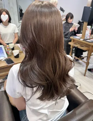 ロング カラー レイヤーカット、 大人可愛い 中村美羅のヘアスタイル
