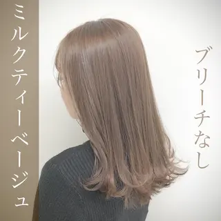 ミディアム カラー レイヤーカット 透明感カラーのヘアスタイル