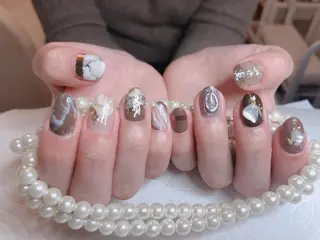 ミディアム ネイル 長さ出し専門 nynaのネイルデザイン