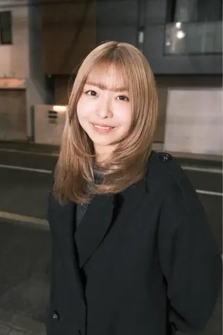 セミロング カラー mEg hair creation川崎矢向店所属・✨️ハイトーン× 髪質改善アトム✨️のヘアスタイル