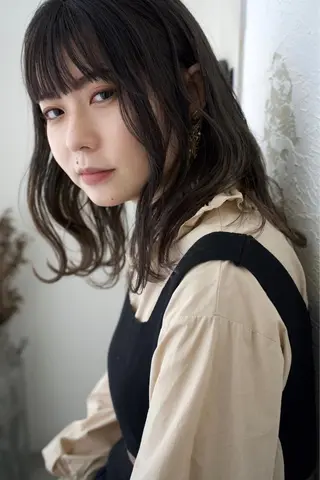 ミディアム カラー fio マナミのヘアスタイル