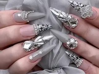 ネイル Mona【パラジェル ・長さ出し専門店】のネイルデザイン