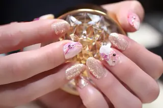 ネイル ママリンド　志村坂上店所属・しみ えんのネイルデザイン