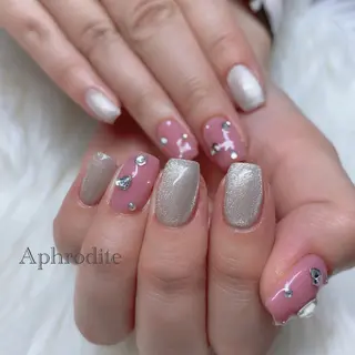 ネイル Aphrodite パラジェル認定サロンのネイルデザイン