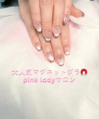 ネイル pink ladyサロン所属・べ にのネイルデザイン