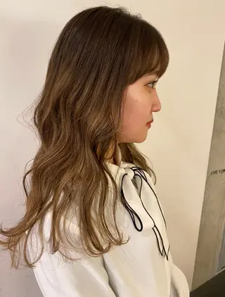 ロング カラー ベージュカラー🐑 レイヤー🤎塚原優芽のヘアスタイル