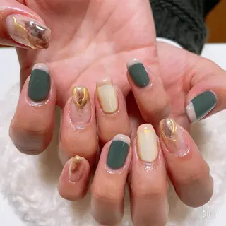 ネイル The Best Beauty受付担当のヘアスタイル