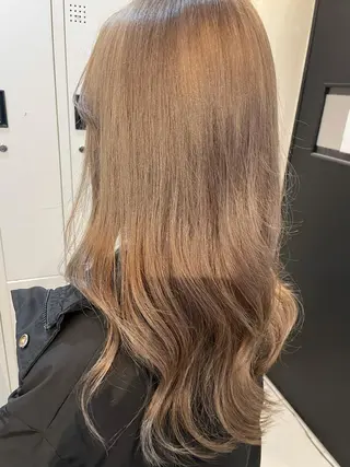 セミロング カラー Ria OSAKA　梅田所属・マリカ🦋韓国 ハイトーン/エクステのヘアスタイル