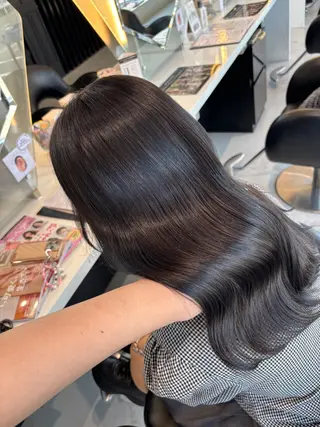 セミロング 超透明感カラー🦋韓 国羽エクステ🪽🫧のヘアスタイル