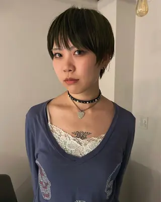 ショート カラー Loom.所属・村上雅人 ナチュラルモードのヘアスタイル