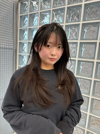 ロング CEJA所属・渡部 心柚のヘアスタイル