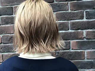 ミディアム カラー パーマ ヘアアレンジ TOMO GEEKS代表のヘアスタイル