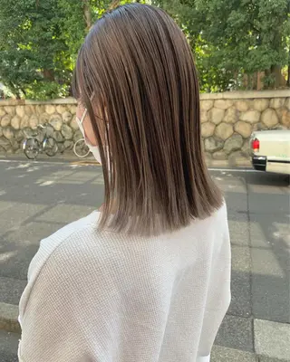 ミディアム カラー ハイライトカラー MINAMIのヘアスタイル