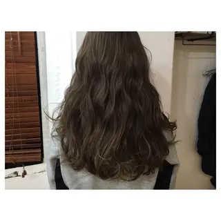 セミロング ロング カラー 牛山 静香のマツエク・マツパデザイン