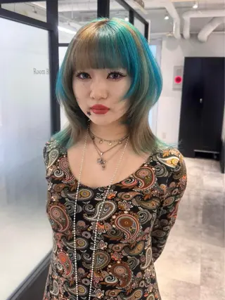 ミディアム カラー SALOWIN 原宿 IL Salice所属・MIMI🌻໋᳝݊ 個性派カラー⑅ ⸝꙳のヘアスタイル