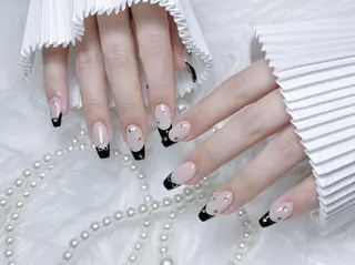 ネイル RAFFINE 月🦋🩵のネイルデザイン