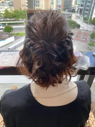 ミディアム ヘアアレンジ XXXY'S Color Flip所属・小宮 真理奈のヘアスタイル