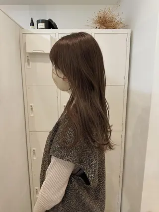 ロング カラー 梅田/ベージュ レイヤー/ヌマタのヘアスタイル