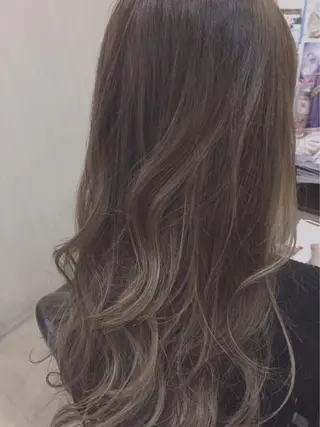 カラー 磧本 祐里恵のヘアスタイル