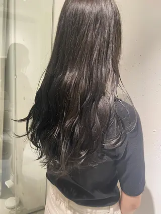 ロング カラー カジュアルを女っぽく 𝗮𝘆𝗮𝗰𝗼のヘアスタイル