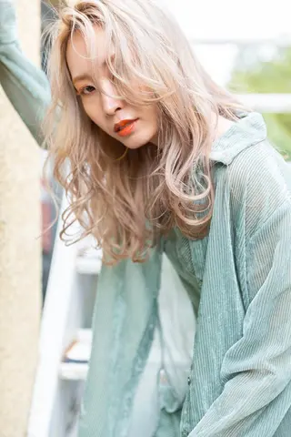 カラー セミロング Ash 武蔵小杉店のヘアスタイル