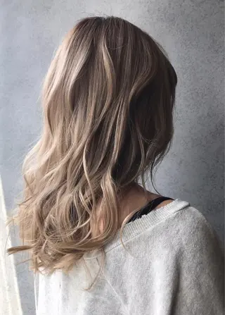 ロング カラー 佐藤 宏紀のヘアスタイル