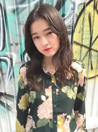 セミロング カラー ヘアアレンジ As hair所属・柔らか垢抜けｶﾗｰと ｶｯﾄ🫧ASUKAのヘアスタイル