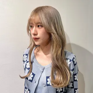 ロング カラー ヘアアレンジ 𝙎𝙚𝙞𝙧𝙖 ☆カット/パーマのヘアスタイル