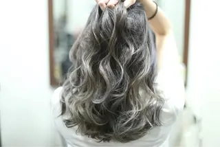 ロング ヘアーズベリー 藤本のヘアスタイル