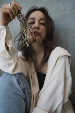 ミディアム カラー 🉐レイヤー/塩見 弘樹🉐渋谷のヘアスタイル