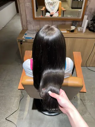 ロング 時﨑 実子/透明感カラーのヘアスタイル