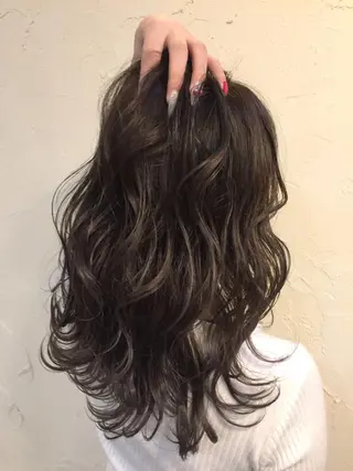 セミロング カラー 韓国レイヤー外国人風 透明感カラー髪質改善のヘアスタイル