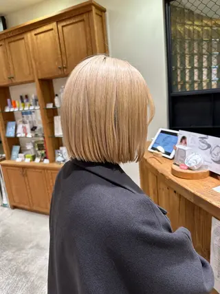 ミディアム 平野恵/透明感カラー ブリーチ/ボブのヘアスタイル