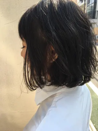 ミディアム THE DAY所属・AKI HASHIMOTOのヘアスタイル