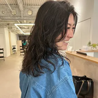 セミロング パーマ 絹髪矯正/艶カラー /透明感/石田桃子のヘアスタイル